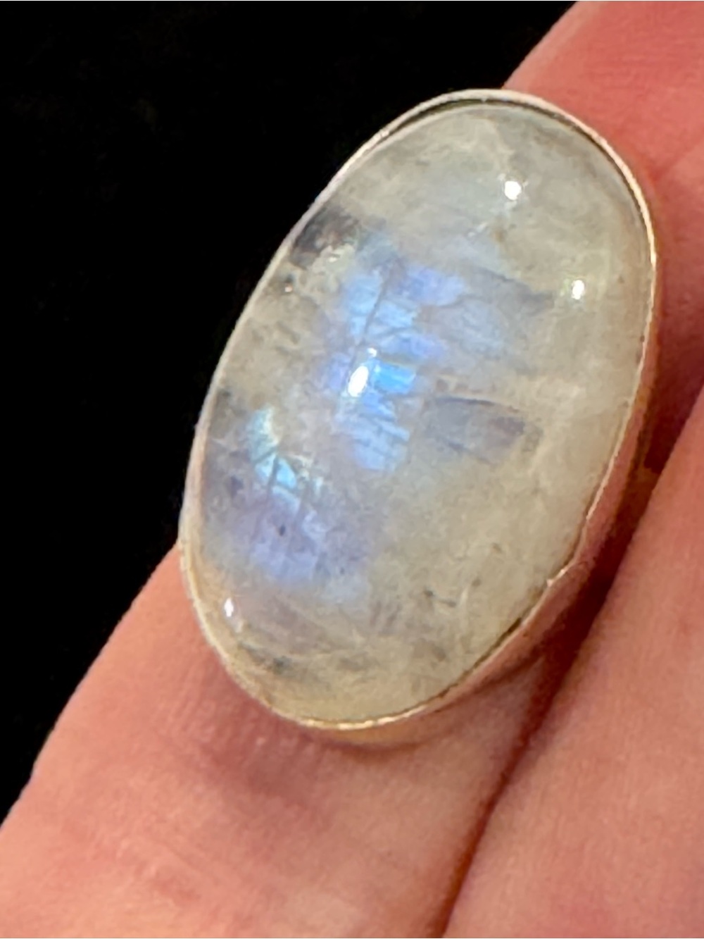 Silver Moonstone Oval Ring in Blue-White - Picture 2 of 10